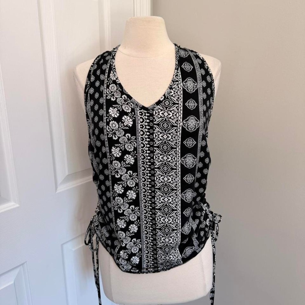 Y2K BLACK AND WHITE ZENOBIA PAISLEY‎ HALTER NECK TANK TOP